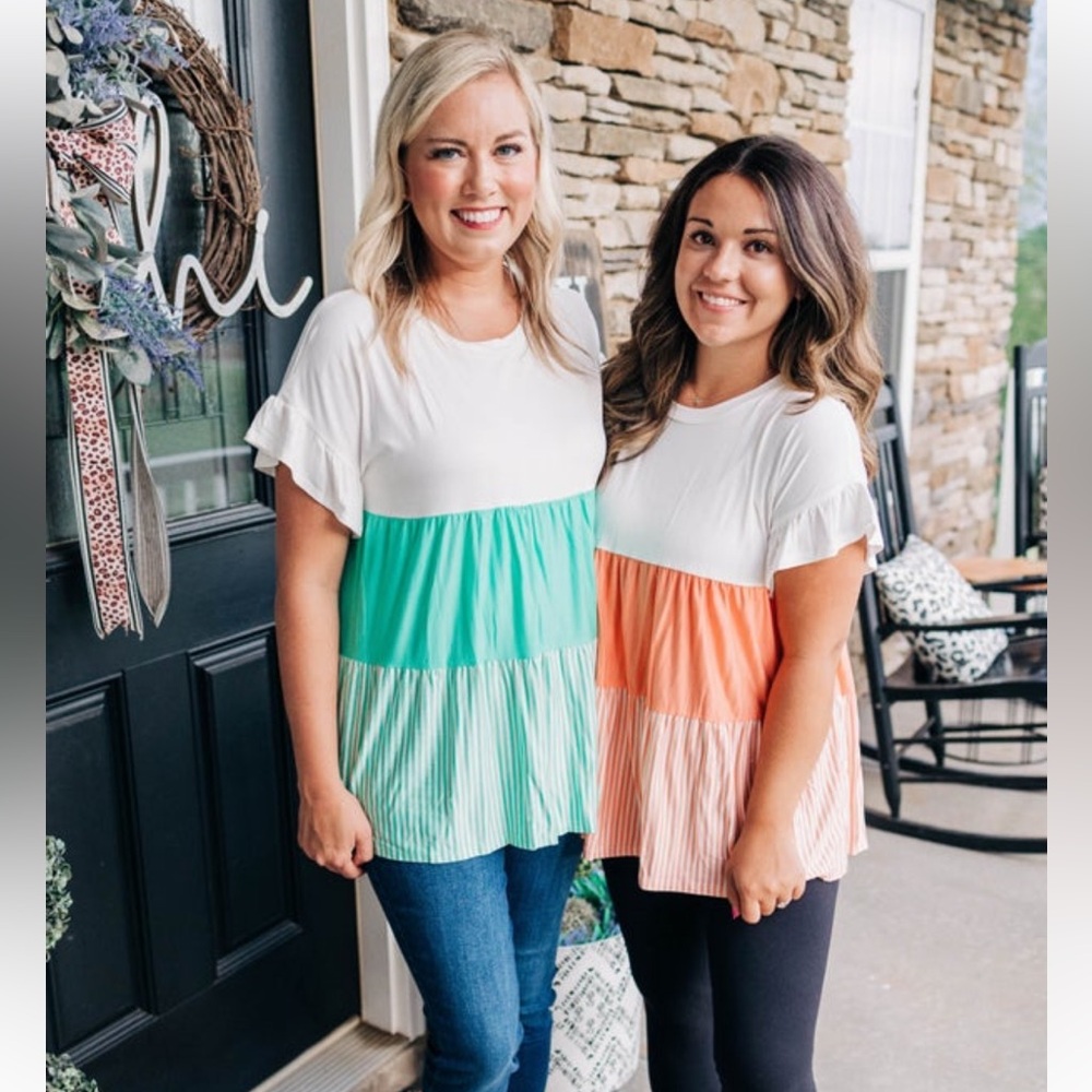 Tiered teal top